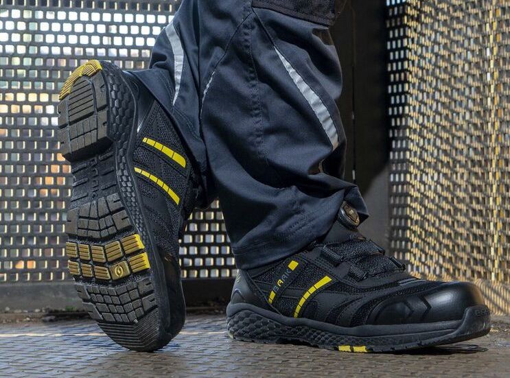 Safety low shoe S1P "CAPTAIN JOHN" Safety low shoe S1P "CAPTAIN JOHN"