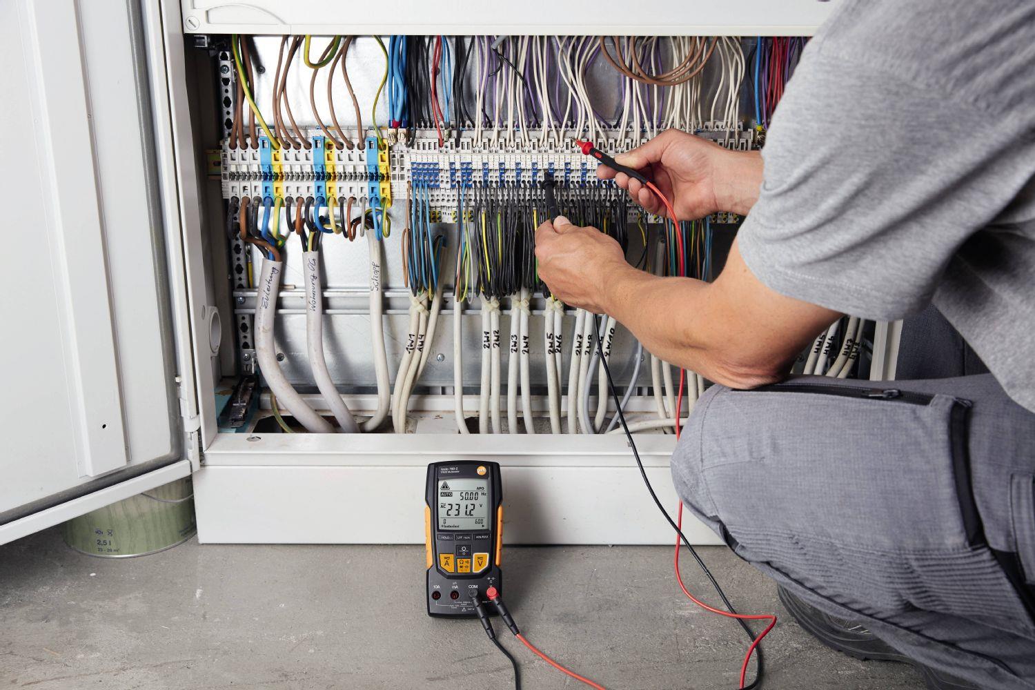 testo 760-2 TRMS Multimeter inkl. 1 Satz Messleitungen + 1 Adapter