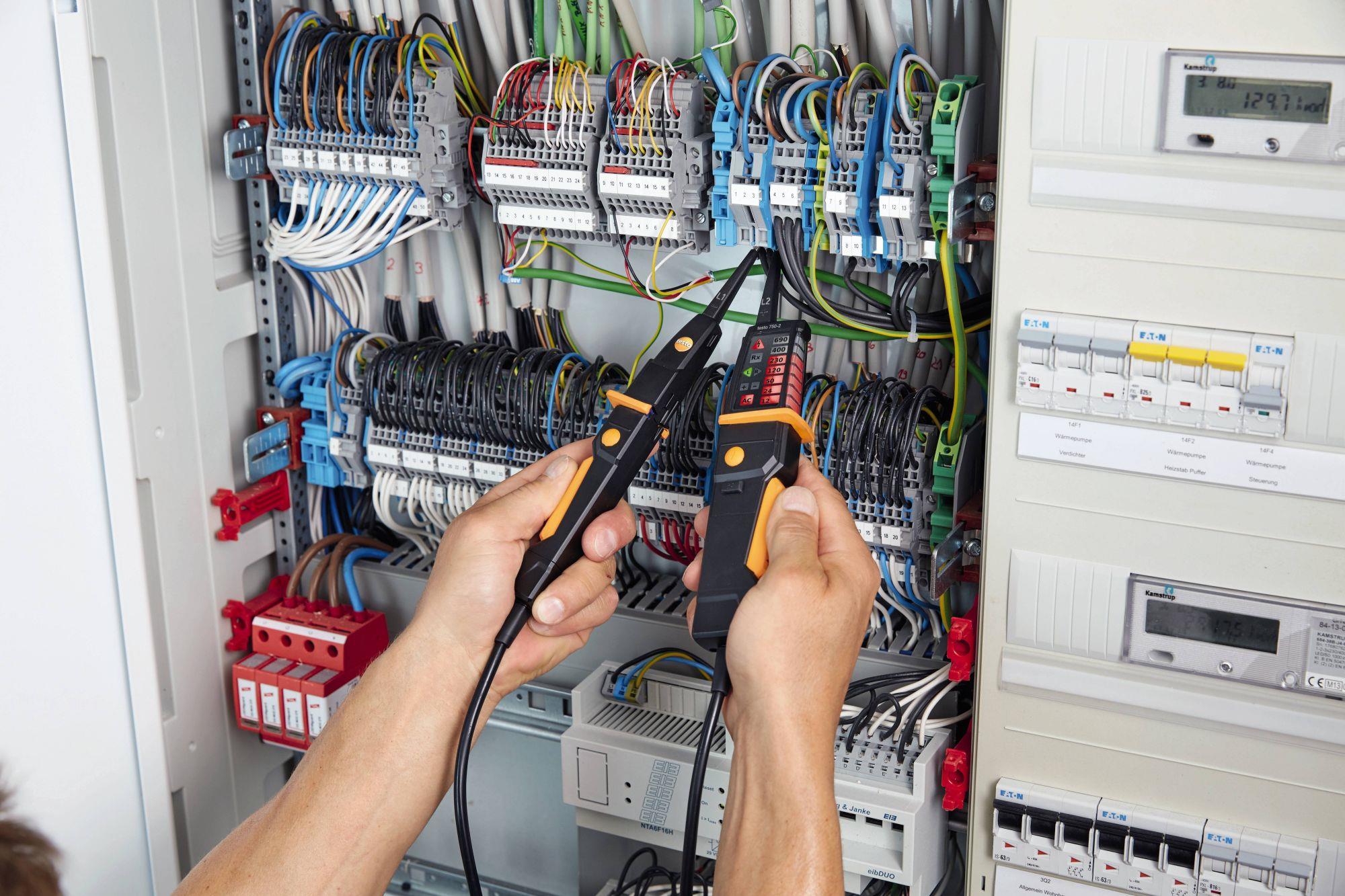 testo 750-2 Voltage Tester