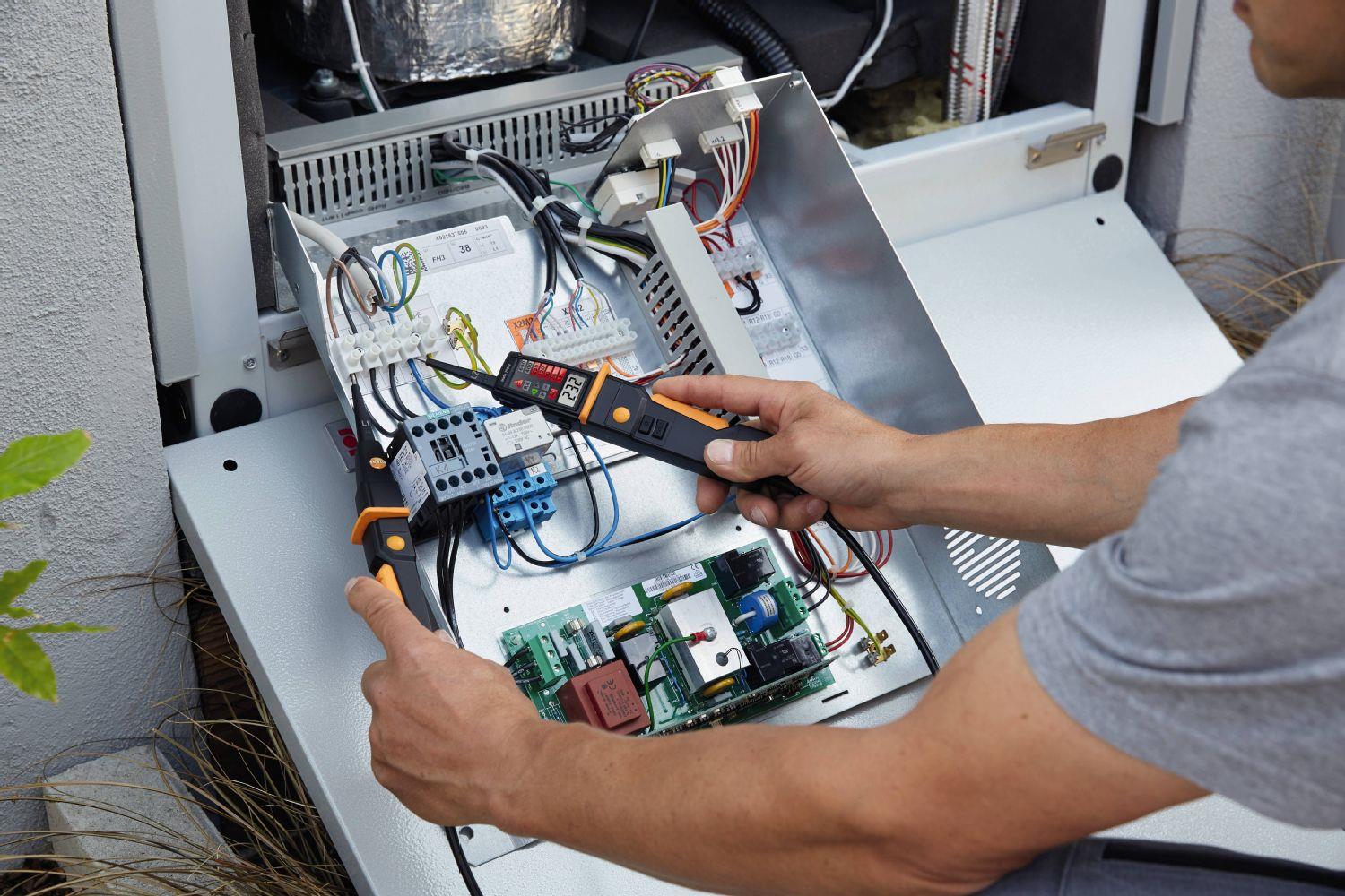 testo 750-3 Voltage Tester